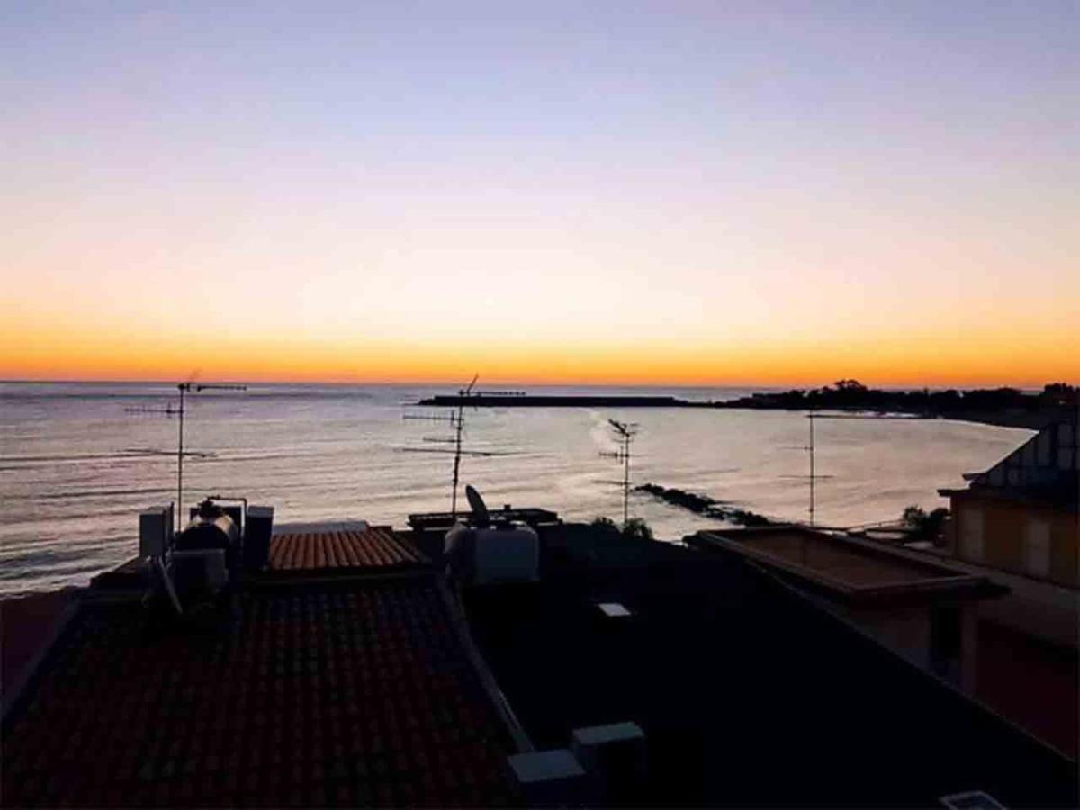 Naxos 101 Apartment A Due Passi Dal Mare جيارديني ناكسوس المظهر الخارجي الصورة